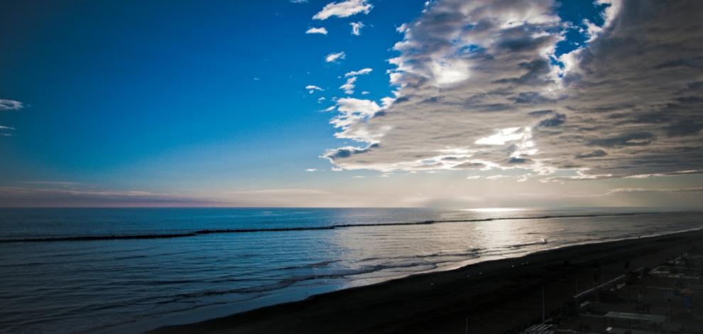 Beautiful sunrise from Italian shore Dreamtime photo  Dreamtime photo ID 21682723 Cristian Gomez